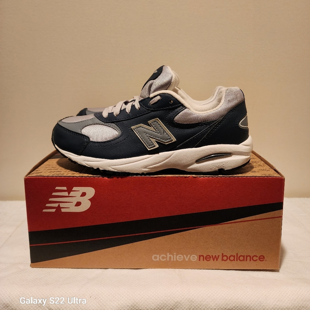 New Balance 498 - Picture 5 of 9